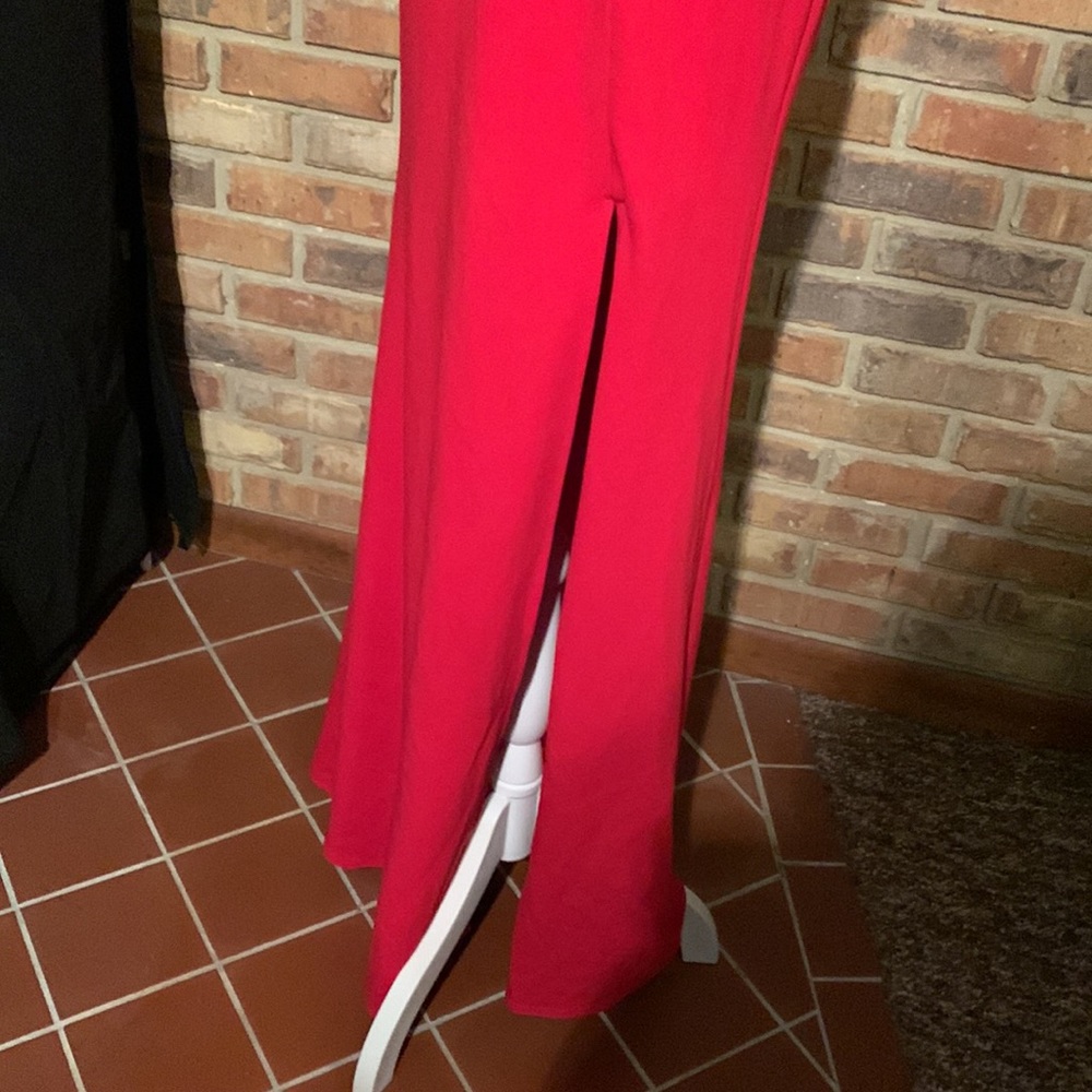 Lulu’s long red dress with lining zippered back size S - Picture 5 of 8
